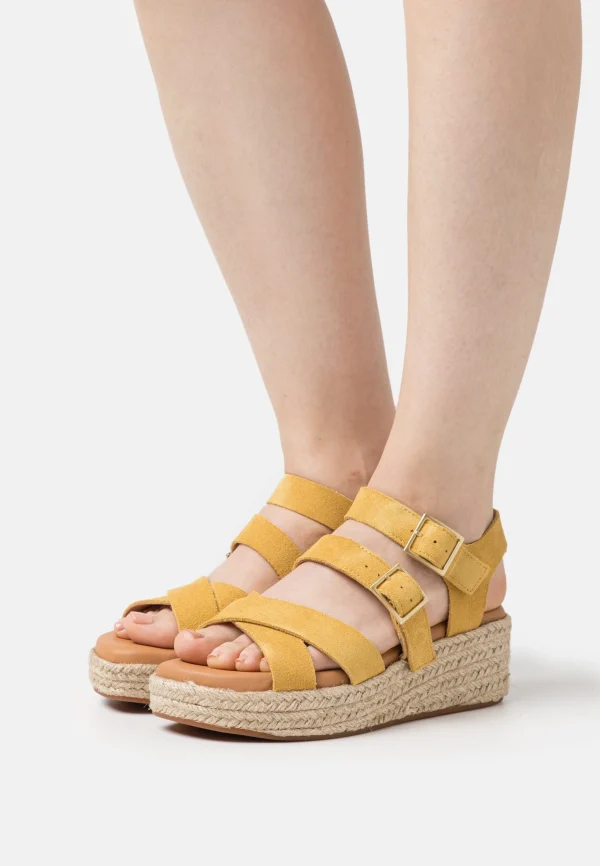 prix pas cher Clarks Kimmei Buckle – Sandales À Plateforme – Yellow 1